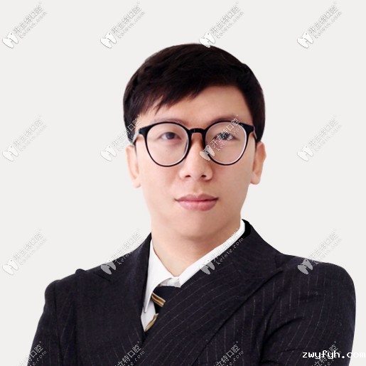 海口微笑口腔医院陈是富