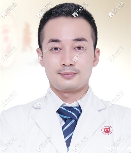 王钊伟